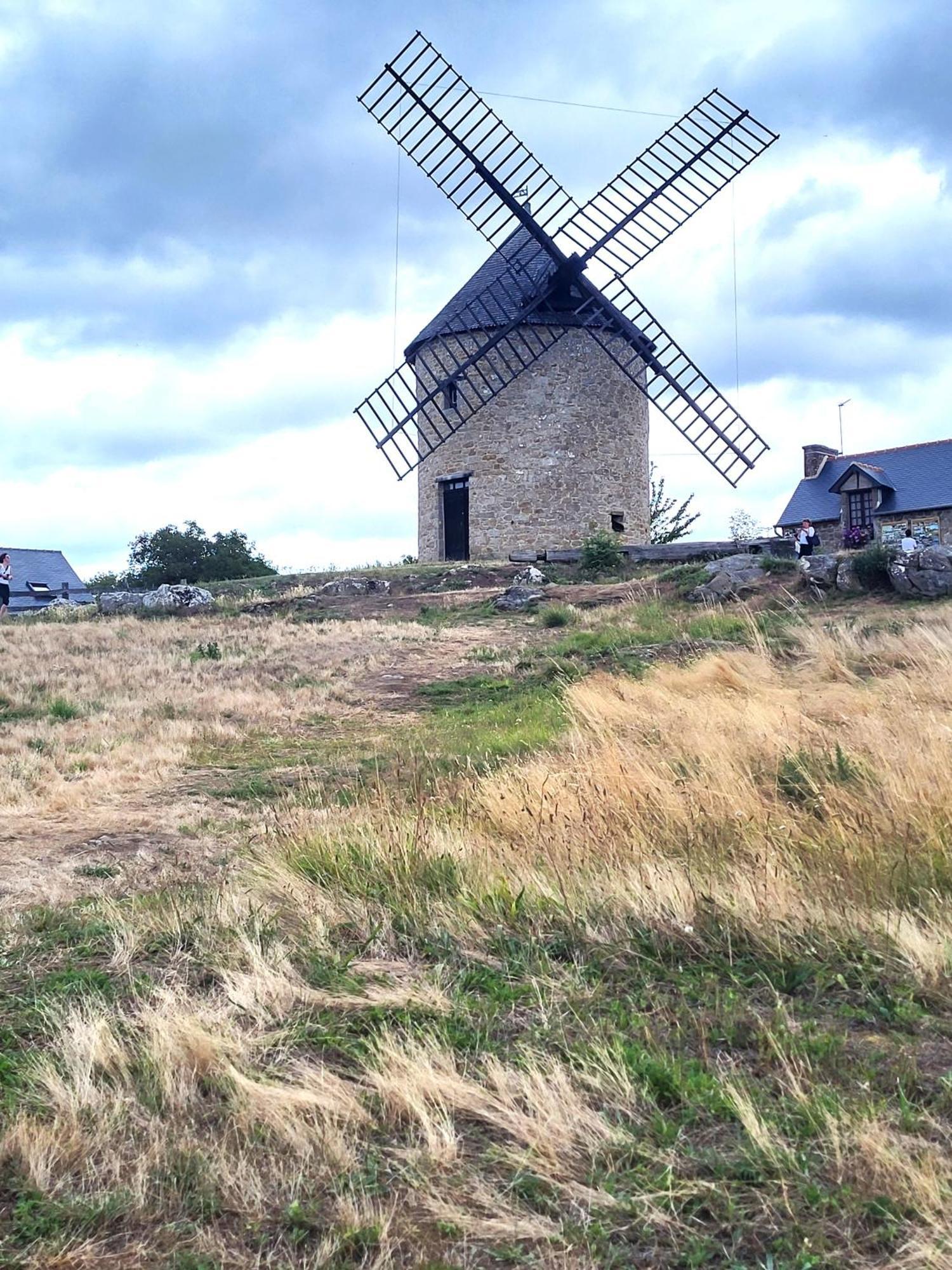 Petit Chatelet Bis Hirel Kültér fotó